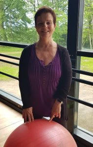 Christine Bossard, coach perte de poids, animant une séance d'activité physique"
